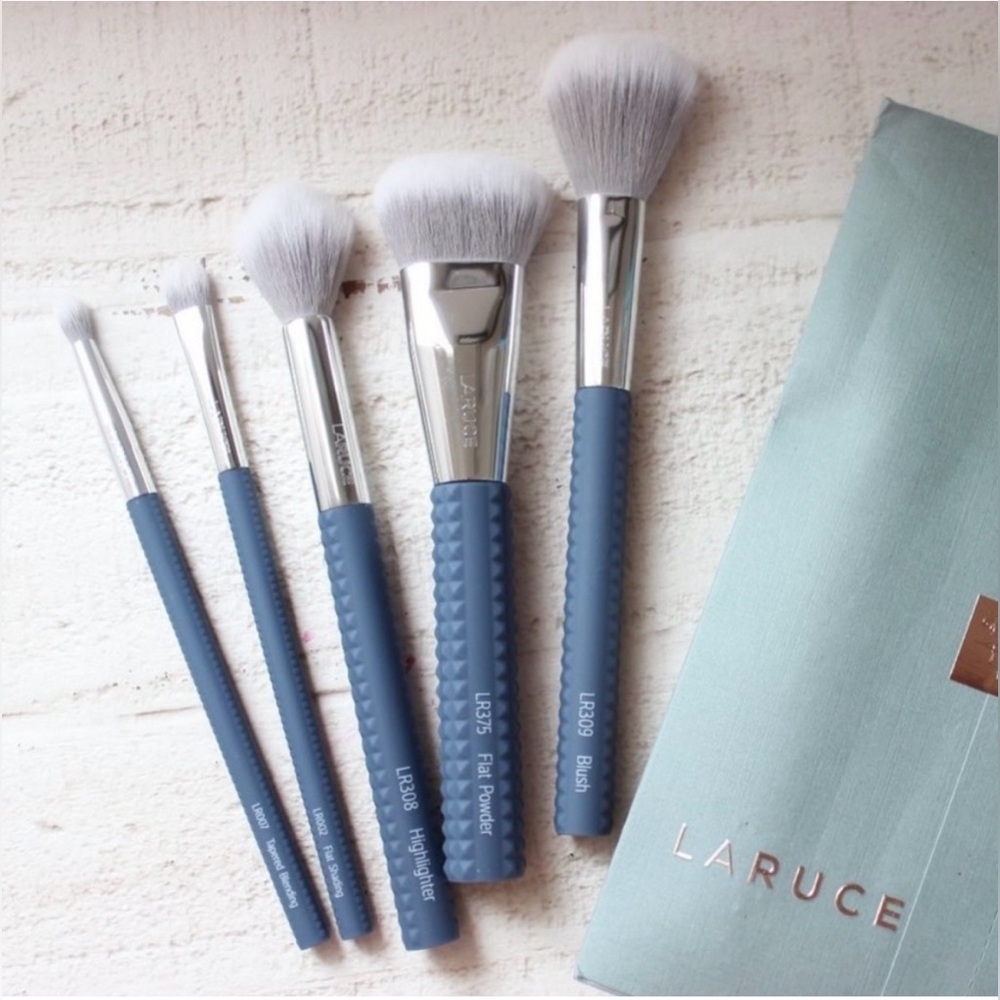 LARUCE BEAUTY Cheek & Eyes Brush Set in Denim Blue 5 Brushes